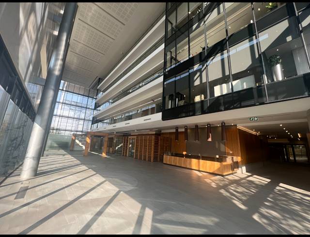 1,555M² OFFICE TO LET IN ROSEBANK